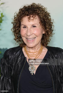 Rhea Perlman - Poster 1
