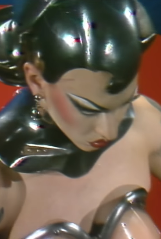 Poster 1 de Curta Violet Chachki & Allie X: Mistress Violet (2021)