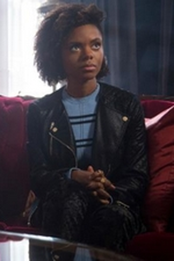 Poster de Episódio Chapter Thirty: The Noose Tightens (2018)