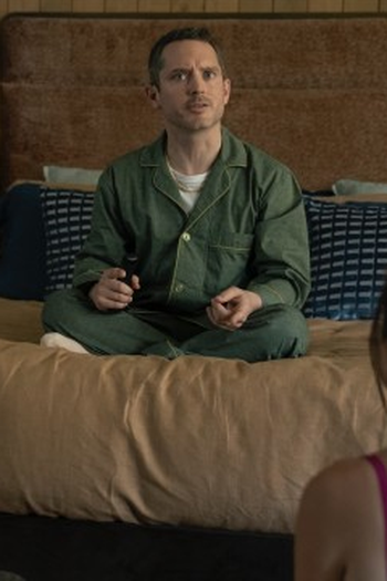 Poster de Episódio Upstairses (2025)