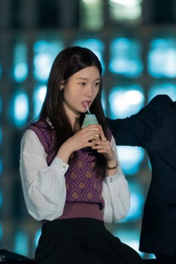 Poster de Episódio 돈 때문에 부모를 버려? (2022)