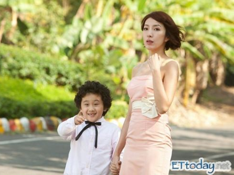 Foto 3 de Once Upon A Love