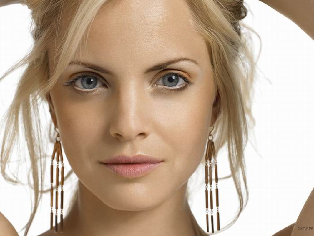 Mena Suvari - Foto 7