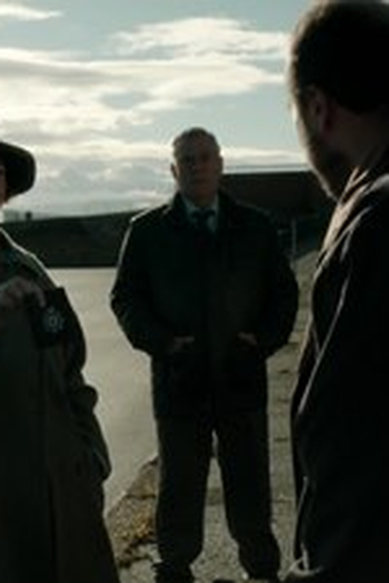 Poster de Episódio Shadows in the Sky (2015)