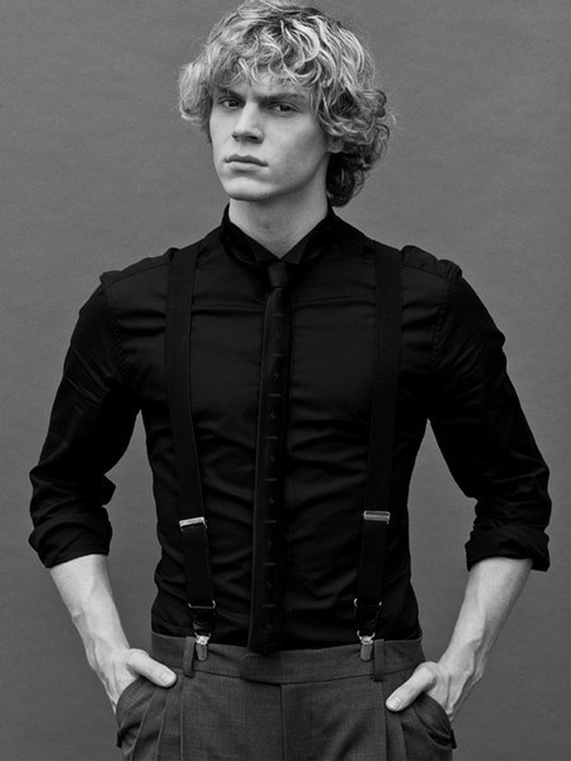 Evan Peters - Foto 19