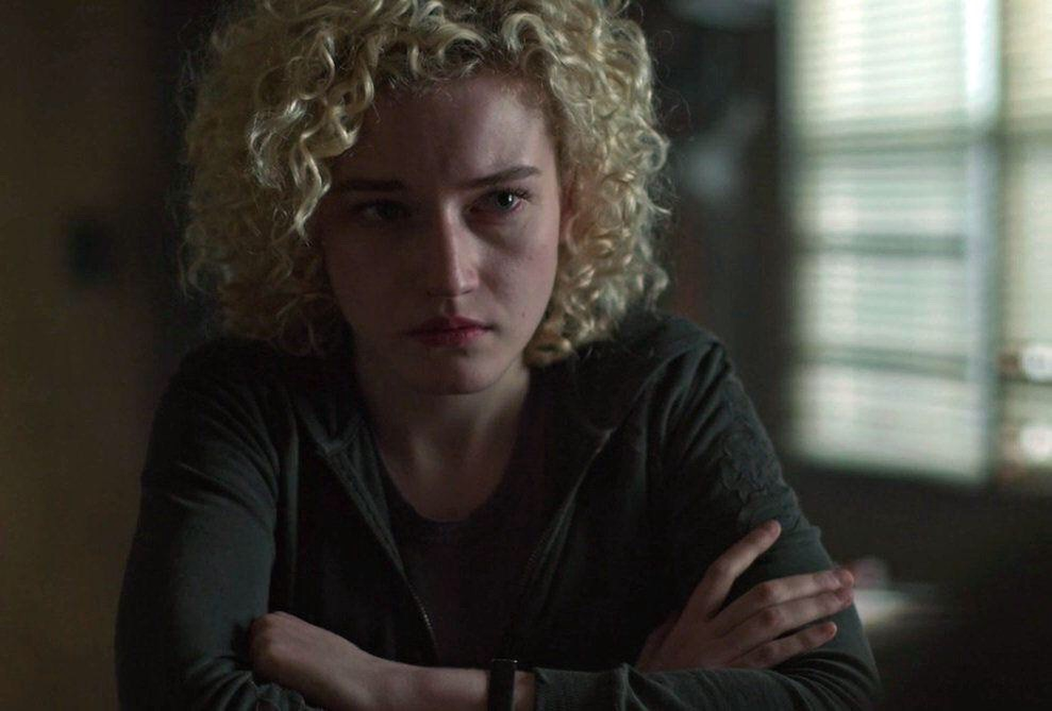 Julia Garner - Foto 3