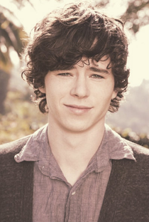 Charlie McDermott - Poster 1