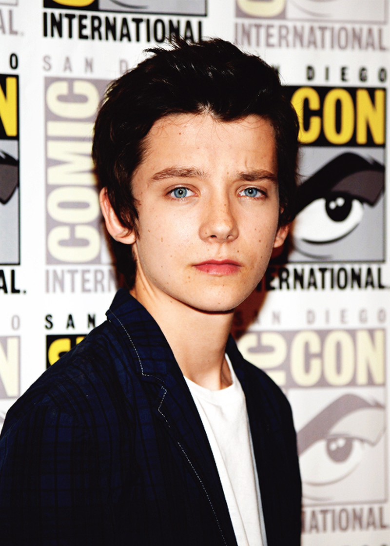 Asa Butterfield - Foto 6