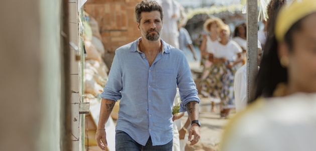 Netflix marca data de estreia de Santo, série com Bruno Gagliasso