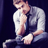 Theo James - Foto 8