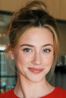 Lili Reinhart - Poster 1