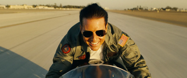 Tom Cruise fala sobre música tema de 'Top Gun' em novo vídeo de bastidor