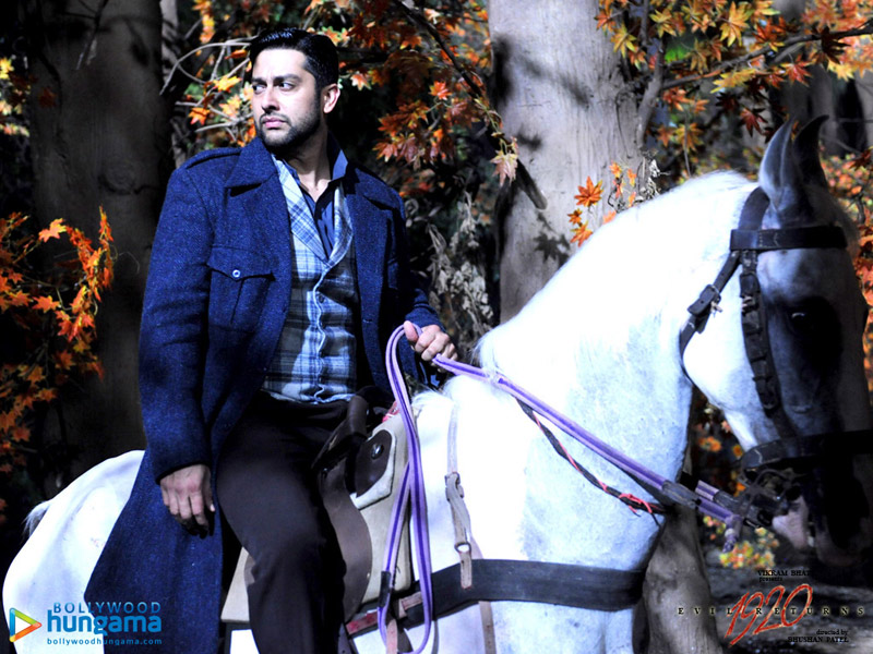 Foto 14 de 1920: Evil Returns