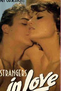 Strangers In Love - Poster / Capa / Cartaz - Oficial 1