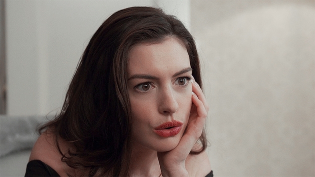 Hathaway estrelará adaptação de 'Crianças Francesas Não Fazem Manha'