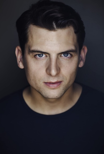 Alexander Hearth - Poster / Capa / Cartaz - Oficial 1