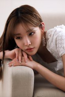 Chung Ha - Poster / Capa / Cartaz - Oficial 1