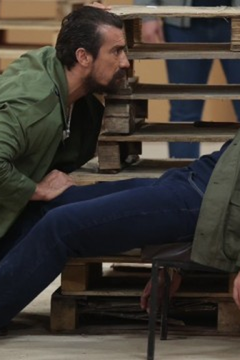 Poster de Episódio 17. Bölüm (2024)