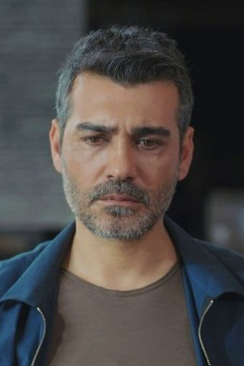 Poster de Episódio 32. Bölüm (2018)