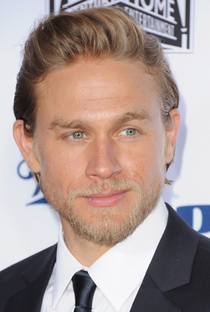 Charlie Hunnam - Poster 2