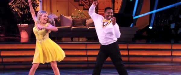 Alfonso Ribeiro faz a “Dança do Carlton” em competição