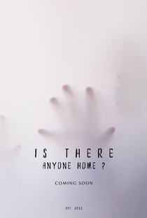 Tem Alguém em Casa? - Poster / Capa / Cartaz - Oficial 1