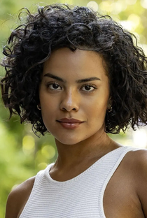 Bella Campos - Poster 1