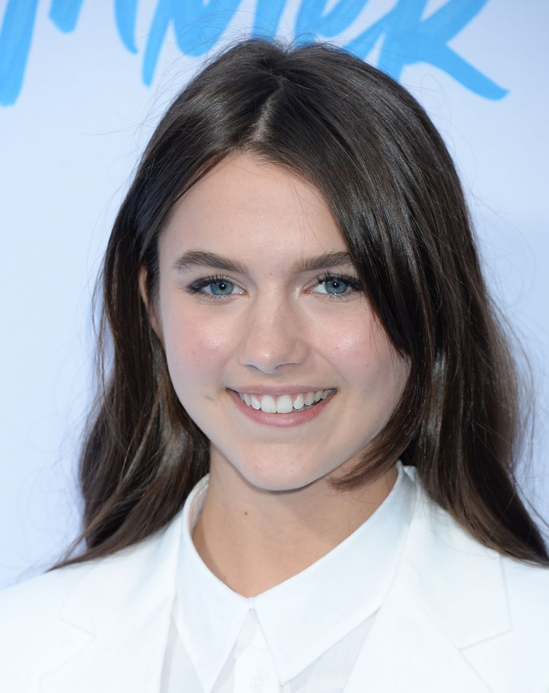 Chloe East - Foto 12