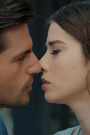 Poster de Episódio Ilk Öpücük (2014)