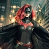 Ruby Rose mostra de perto o uniforme da Batwoman, veja
