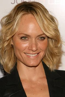 Amber Valletta - Poster 1
