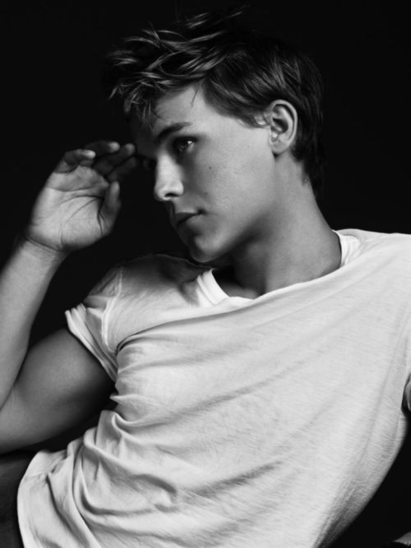 Rhys Wakefield - Foto 1