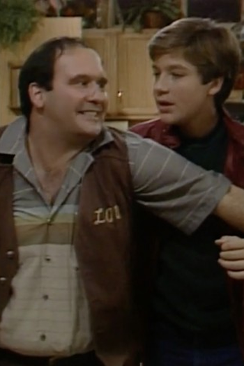 Poster de Episódio Don't Leave Home Without It (1984)