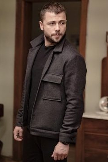 Poster de Episódio 8. Bölüm (2020)
