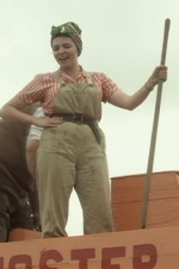 Poster de Episódio The War in the Fields (2011)