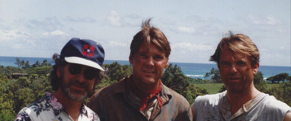 Steven Spielberg presta homenagem a Sam Neill