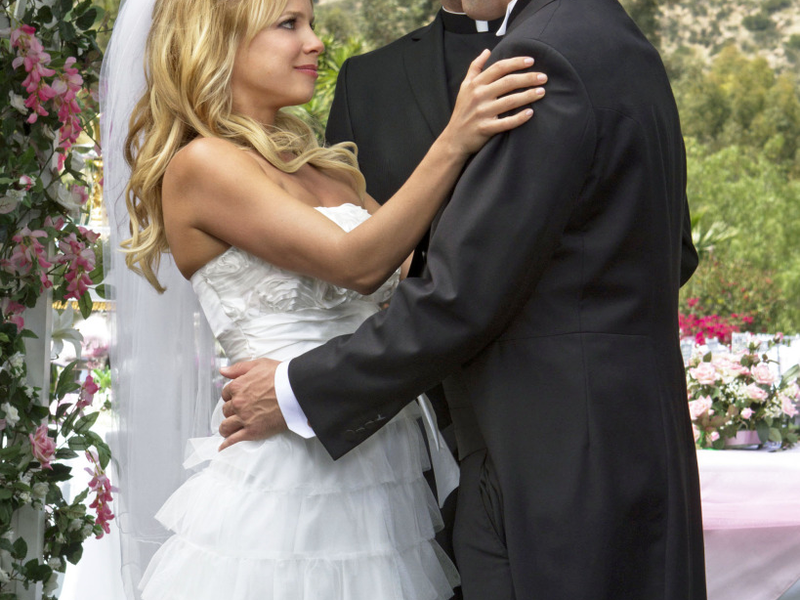 Foto 1 de Undercover Bridesmaid