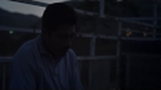 Trailer: Aquí y allá - Trailer