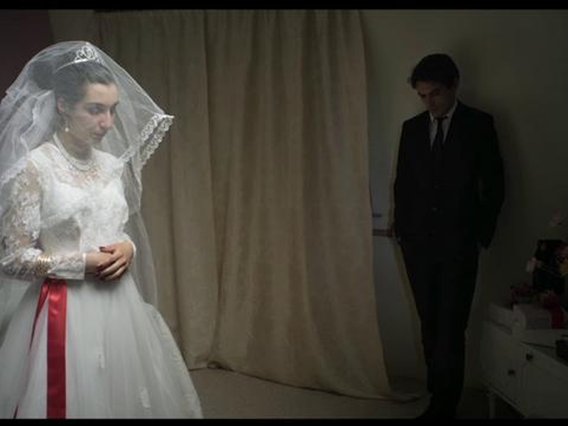 Foto 1 de LE DRAP ÉCARLATE