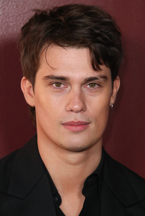 Nicholas Galitzine - Poster 1