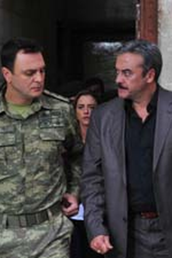 Poster de Episódio 5. Bölüm (2013)