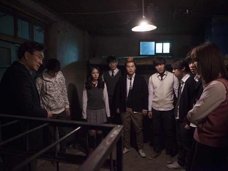 Foto 3 de Zombie School