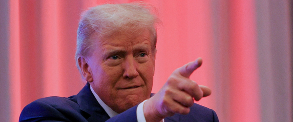 Trump acaba com a moda de Homem competindo contra Mulher