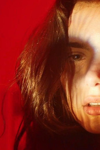  de Curta BearGirl (2017)