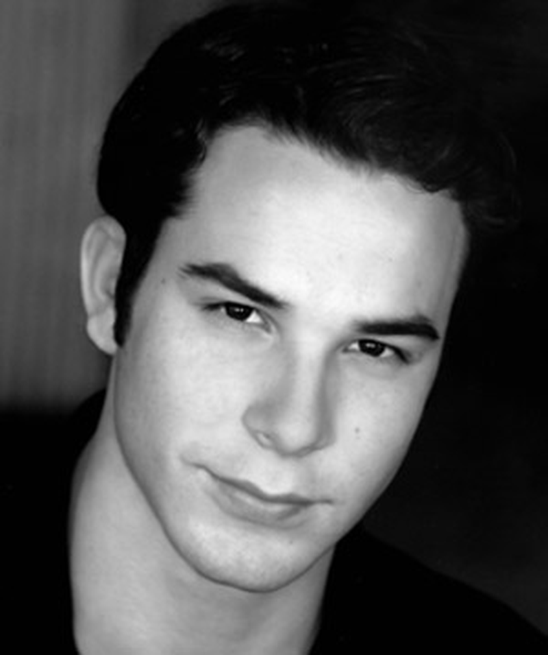 Skylar Astin - Foto 2