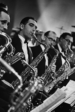 Dancing Through The Blitz: Blackpool's Big Band Story (Dancing Through The Blitz: Blackpool's Big Band Story)