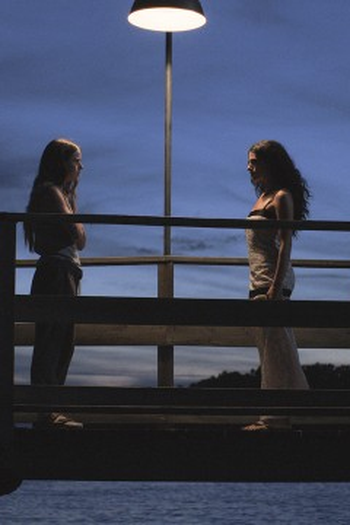 Poster de Episódio She's Giving Single & Bi (None)