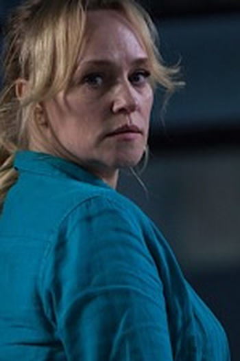 Poster de Episódio Under Siege (2) (2019)