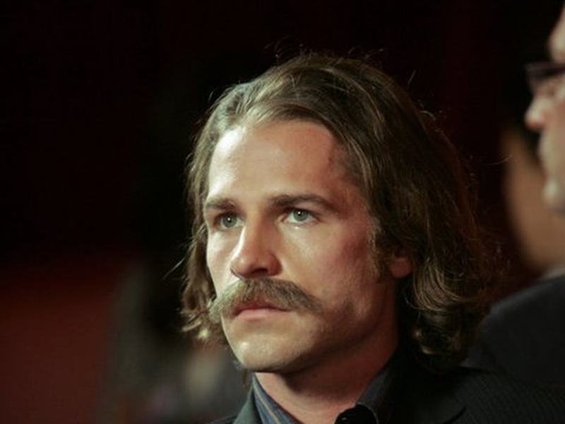 Foto 5 de Carlos Spills the Beans