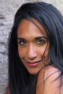 Bianca Simone Mannie - Poster / Capa / Cartaz - Oficial 1